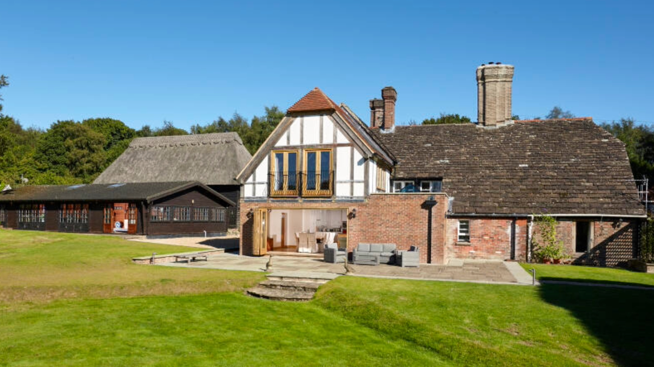 Oak Framed Externtion - Turners Hill - West Sussex